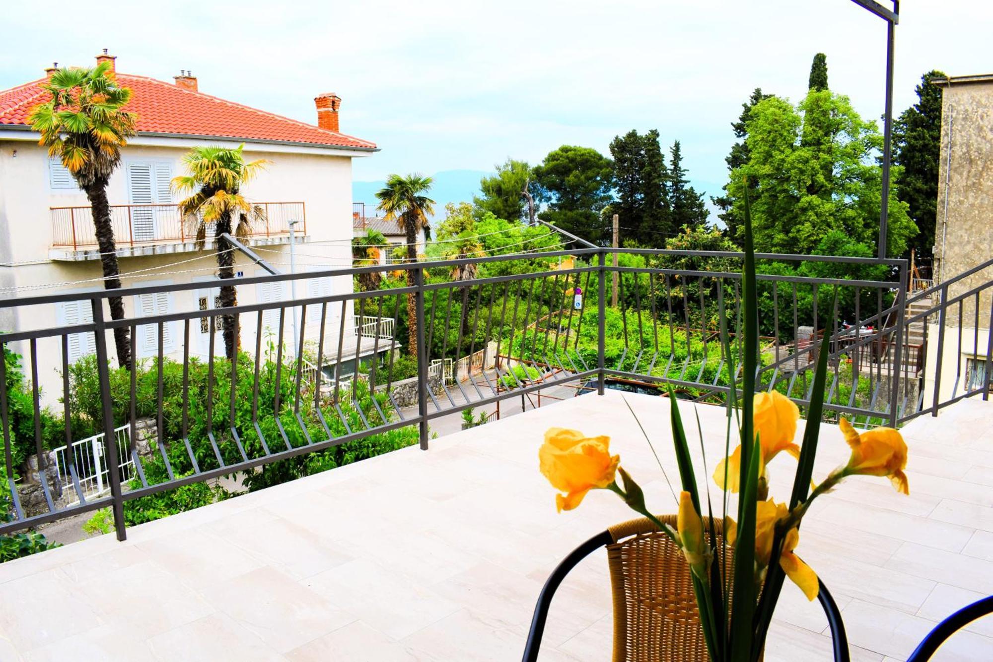 Apartments Maestral Malinska Exterior photo